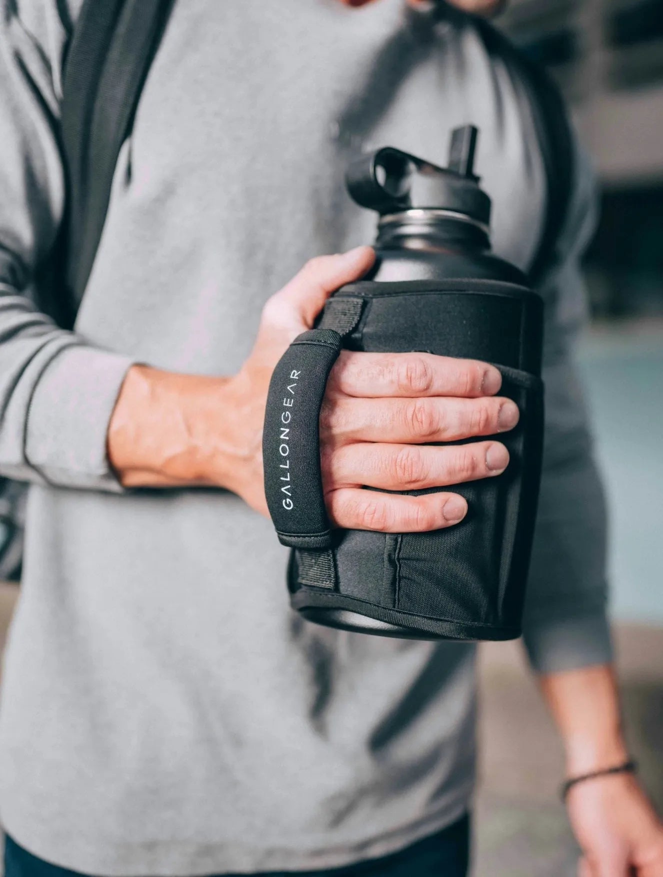 * IN STOCK * 2025 GALLON GEAR STAINLESS STEEL COMBO INSULATED WATER BOTTLE | WITH HANDLE SNAP TOP LID 40 OUNCE | GYM WATER BOTTLE WITH SLEEVE | NEOPRENE SLEEVE WITH CARRYING HANDLE (BLACK BOTTLE/BLACK SLEEVE)
