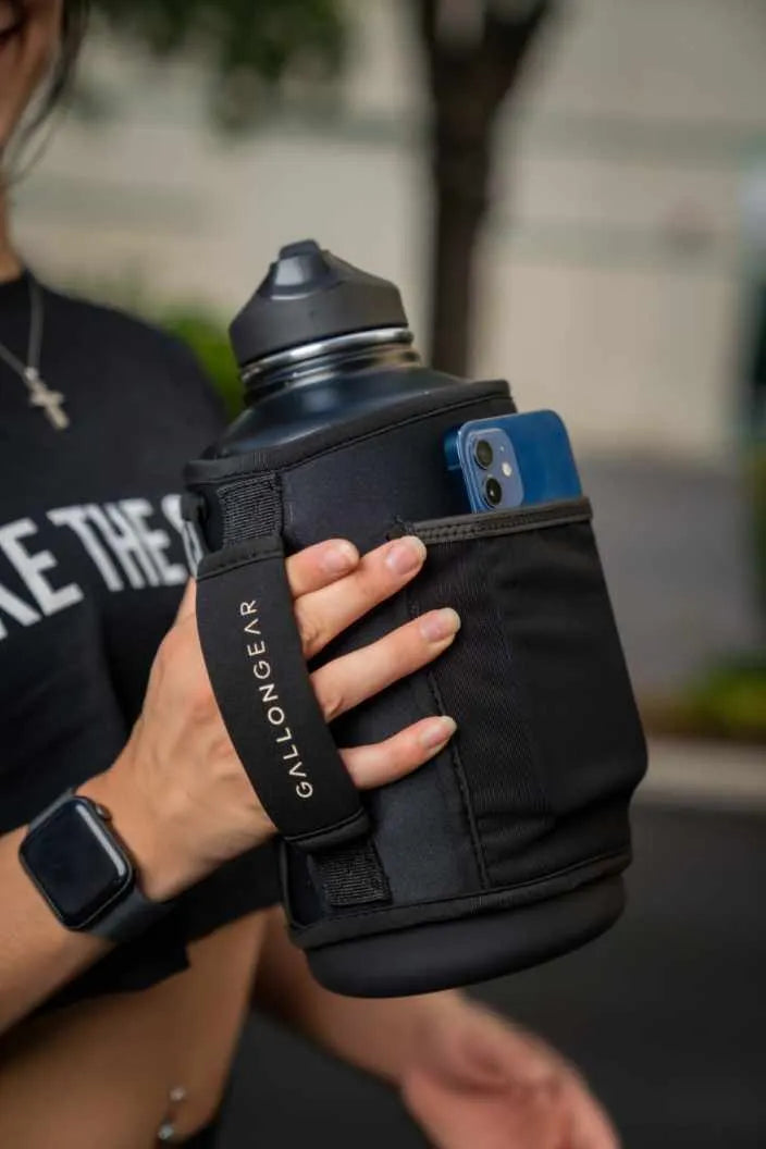 * IN STOCK * 2025 GALLON GEAR STAINLESS STEEL COMBO INSULATED WATER BOTTLE | WITH HANDLE SNAP TOP LID 40 OUNCE | GYM WATER BOTTLE WITH SLEEVE | NEOPRENE SLEEVE WITH CARRYING HANDLE (BLACK BOTTLE/BLACK SLEEVE)