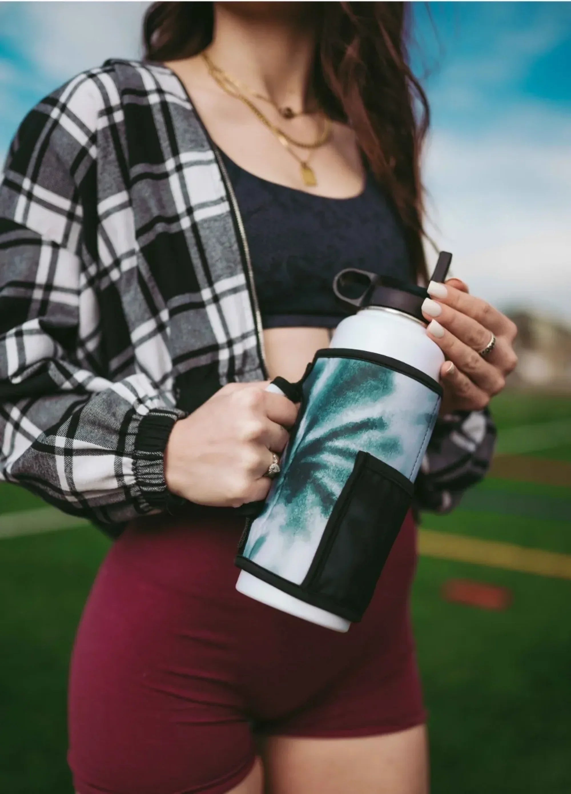 * IN STOCK * 2026 GALLON GEAR STAINLESS STEEL COMBO INSULATED WATER BOTTLE | WITH HANDLE SNAP TOP LID 40 OUNCE | GYM WATER BOTTLE WITH SLEEVE | NEOPRENE SLEEVE WITH CARRYING HANDLE TYE-DYE (BLACK BOTTLE - GREEN/WHITE/BLACK SLEEVE)