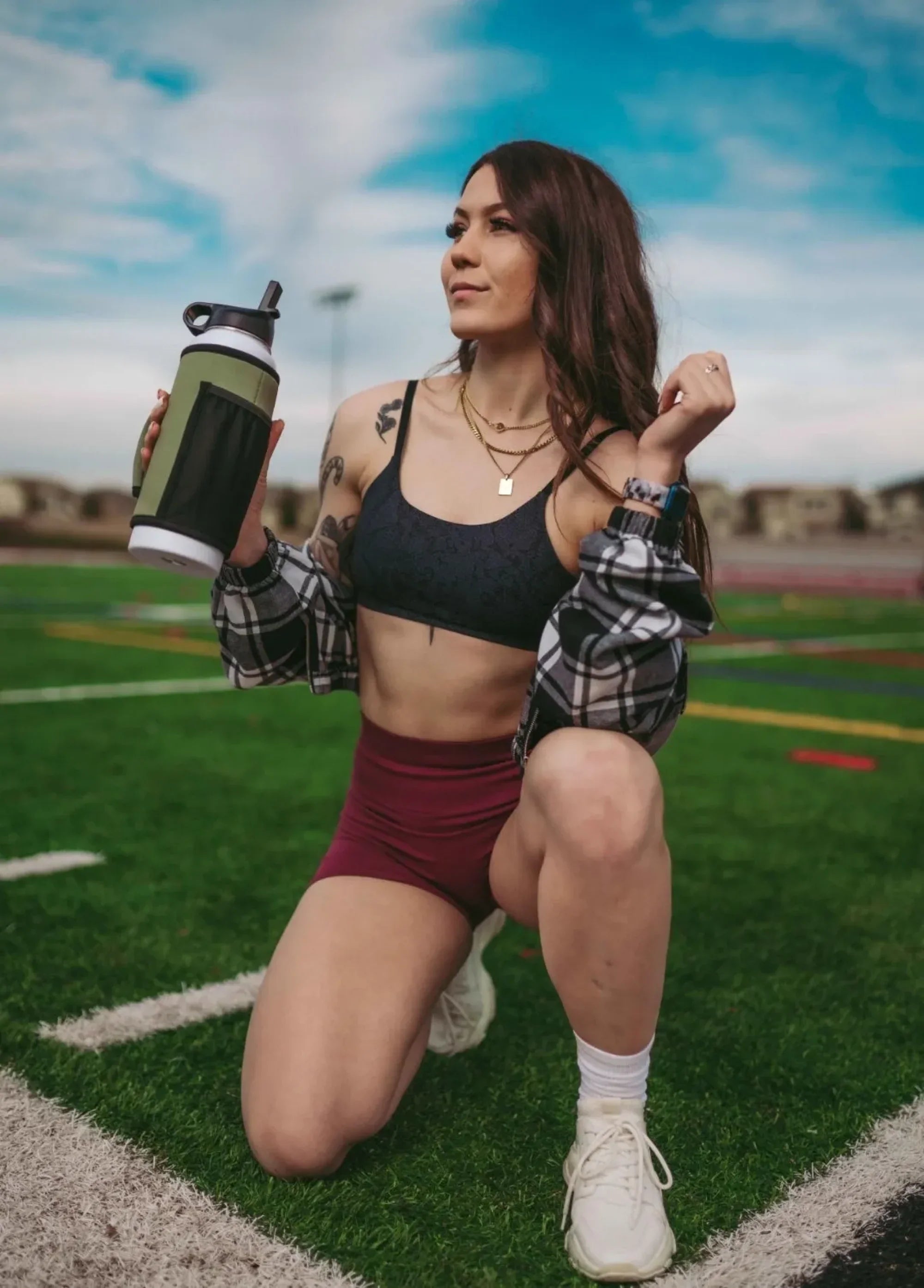 * IN STOCK * 2026 GALLON GEAR STAINLESS STEEL COMBO INSULATED WATER BOTTLE | WITH HANDLE SNAP TOP LID 40 OUNCE | GYM WATER BOTTLE WITH SLEEVE | NEOPRENE SLEEVE WITH CARRYING HANDLE (BLACK BOTTLE OLIVE SLEEVE)