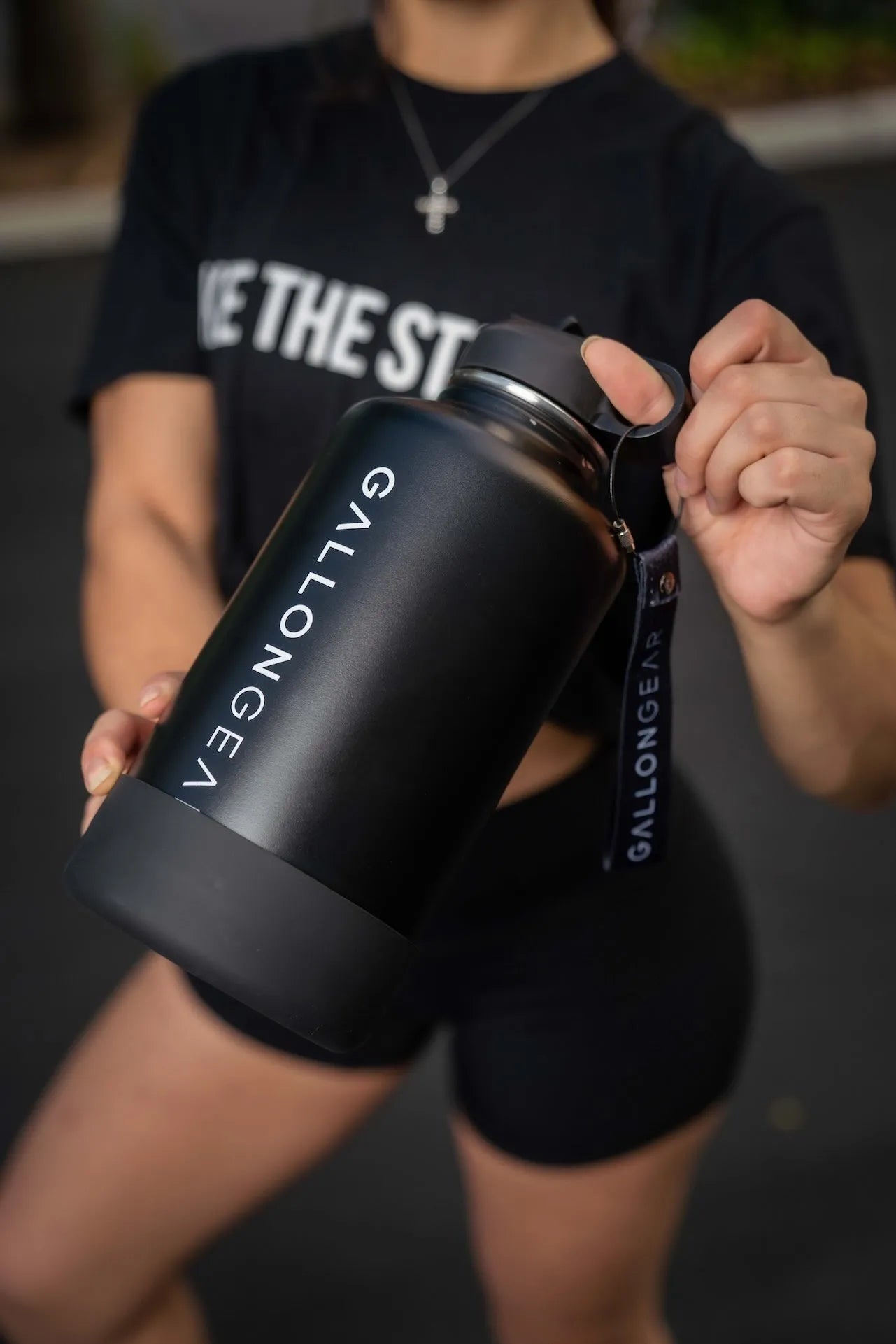 * PRE-ORDER * GALLON GEAR STAINLESS STEEL INSULATED WATER BOTTLE 64oz KEEP COLD FOR 24 HOURS | HOT FOR 12 HOURS (BLACK)